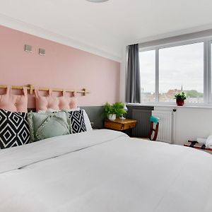 Standard Zimmer mit Kingsize-Bett